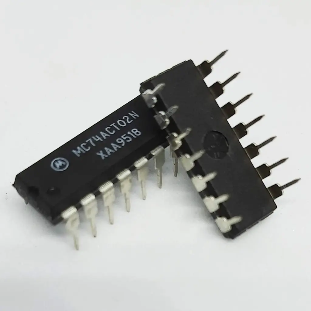 7402 NOR Gate IC DIP 14 pin